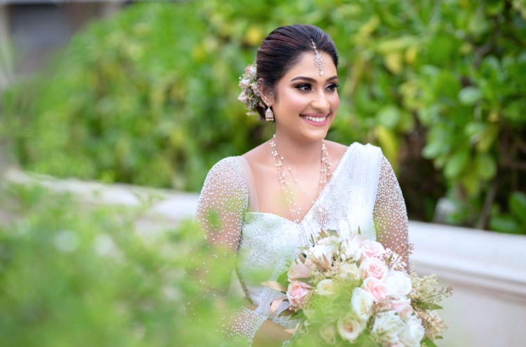 Modern kandyan clearance bridal dressing